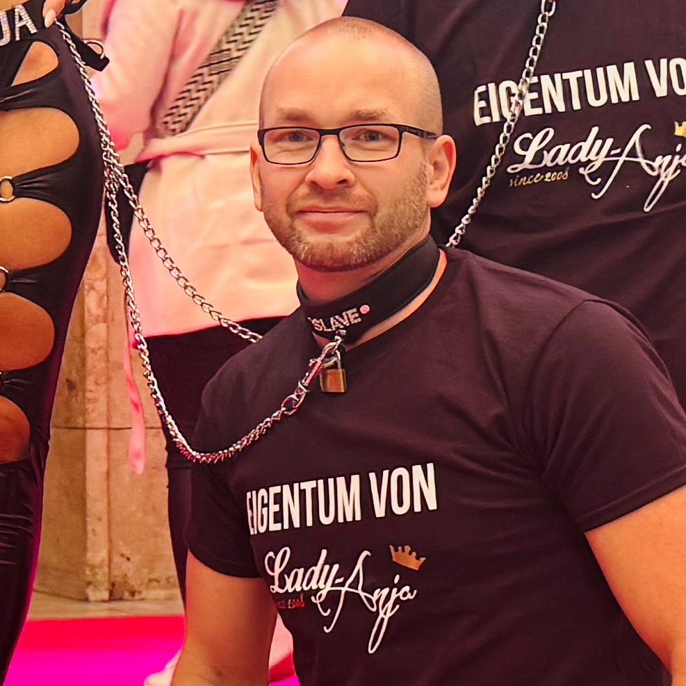 xxxmot Sub mit Domina Venus Berlin
